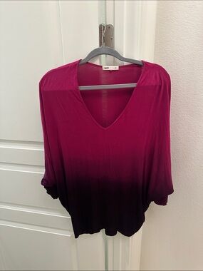 Capote Ombre V-Neck Tunic in Magenta to Black